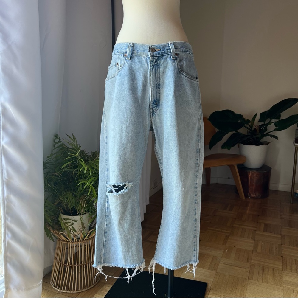90s Light Wash Cropped Distressed Levi’s 505s